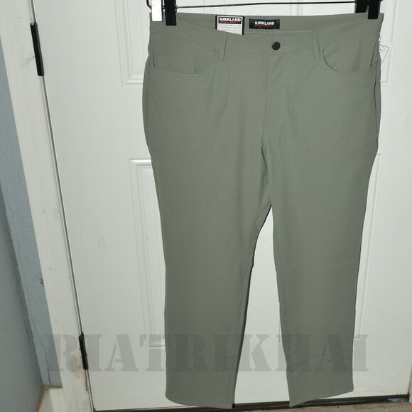 Kirkland Signature Men’s Commuter Pant - Picture 2 of 4